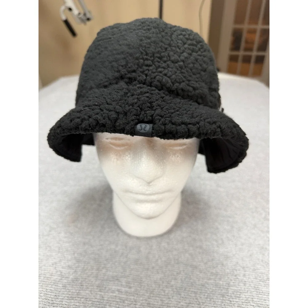 Lululemon Textured Fleece Bucket Hat Hat Black Buckle S/M